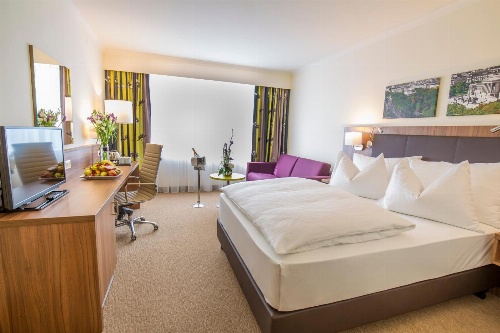 Hilton Garden Inn Vienna South image 1